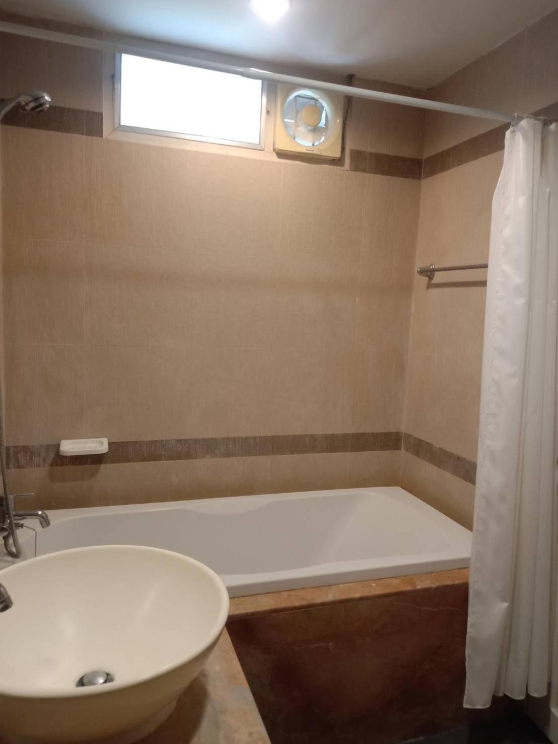 Nop Place Bangna Ban Bang Phrao Exterior foto