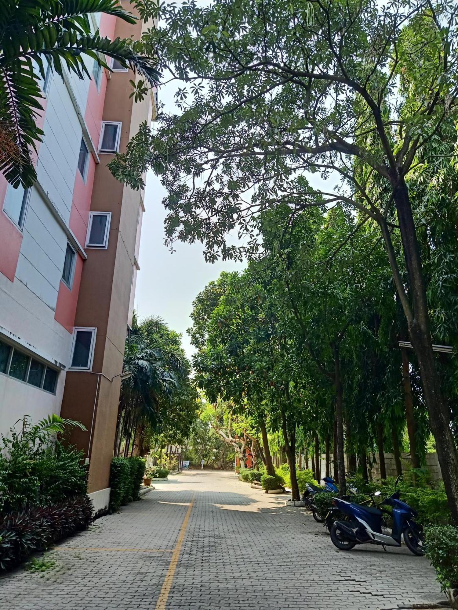 Nop Place Bangna Ban Bang Phrao Exterior foto